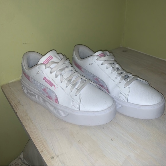 WHITE PUMAS W PINK ACCENT - Picture 5 of 5